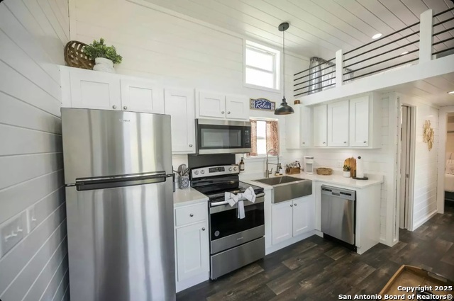 Image 8 of 28 For 5386 Ranch Road 1376 #97