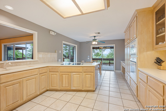 Listing photo id 13 for 1258 River Bluff