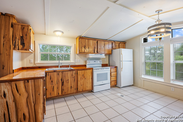 Listing photo id 33 for 1258 River Bluff