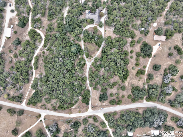 Listing photo id 39 for 1258 River Bluff