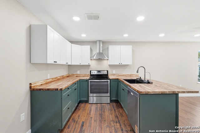 Listing photo id 8 for 127 Roosevelt Drive