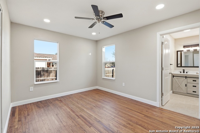 Listing photo id 13 for 127 Roosevelt Drive