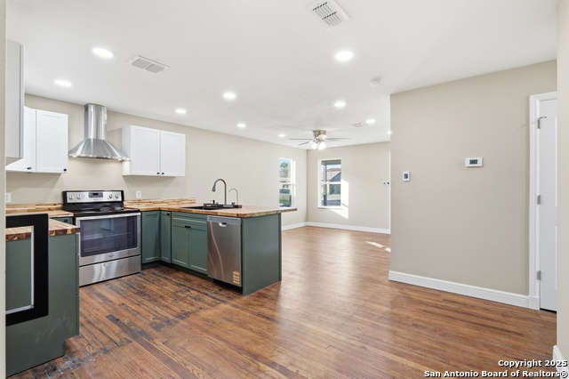 Listing photo id 17 for 127 Roosevelt Drive