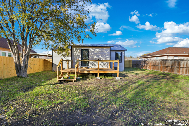 Listing photo id 21 for 127 Roosevelt Drive