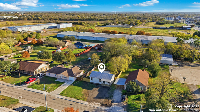 Listing photo id 25 for 127 Roosevelt Drive