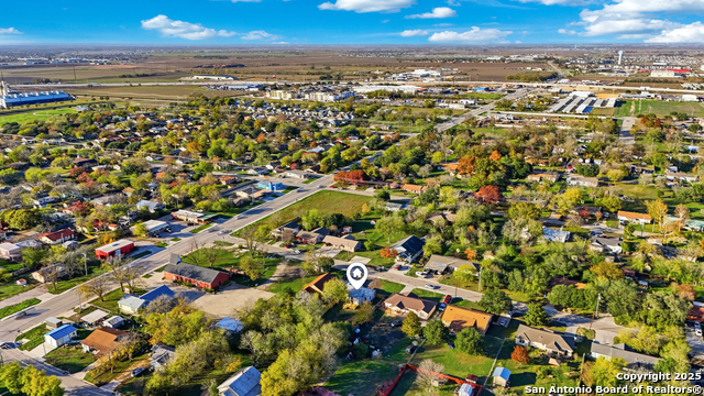 Listing photo id 28 for 127 Roosevelt Drive