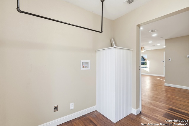 Listing photo id 30 for 127 Roosevelt Drive