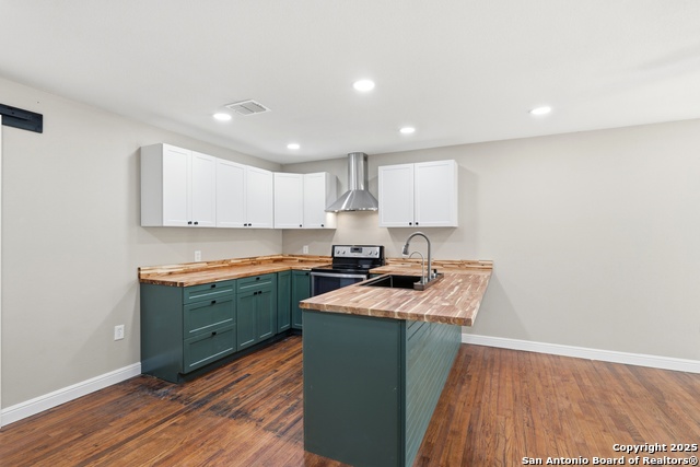 Listing photo id 7 for 127 Roosevelt Drive