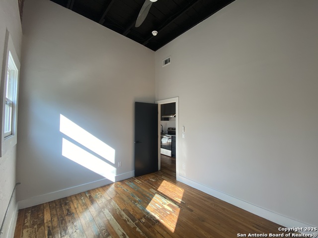 Image 5 of 6 For 1714 St. Mary's S 7