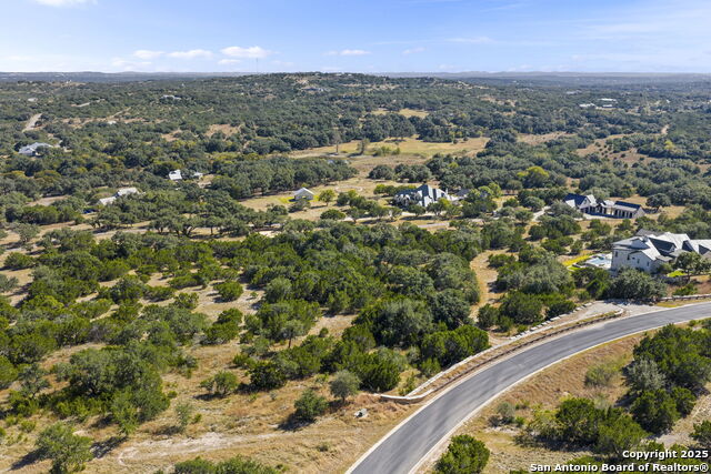 Listing photo id 10 for 13 Summit Pass