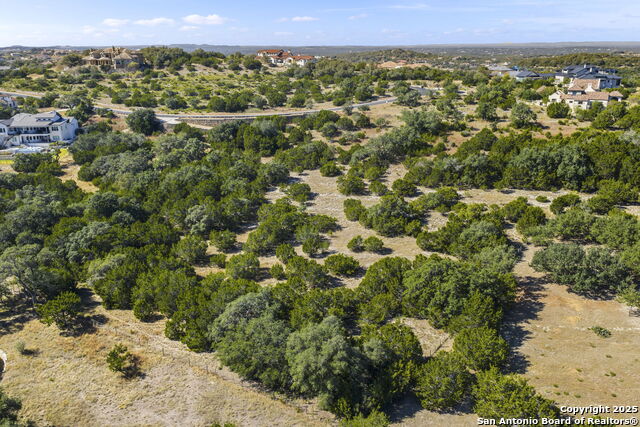 Listing photo id 12 for 13 Summit Pass