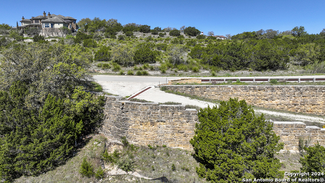 Listing photo id 20 for 13 Summit Pass