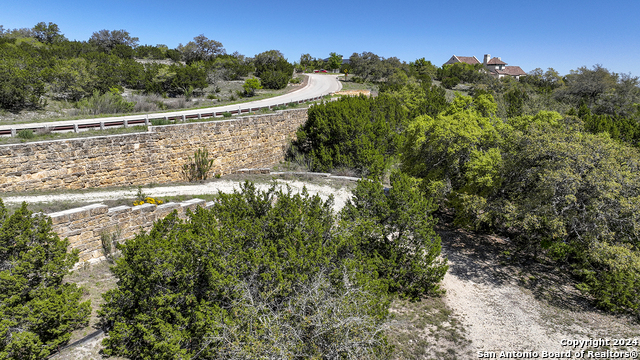 Listing photo id 21 for 13 Summit Pass