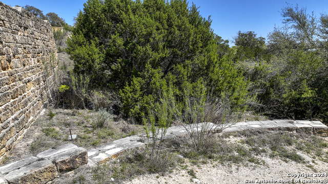 Listing photo id 24 for 13 Summit Pass