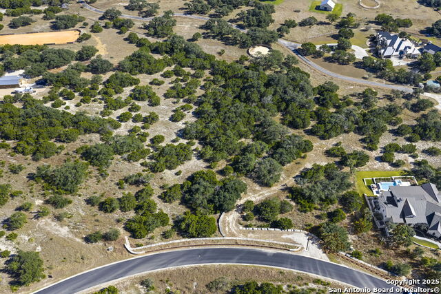 Listing photo id 2 for 13 Summit Pass