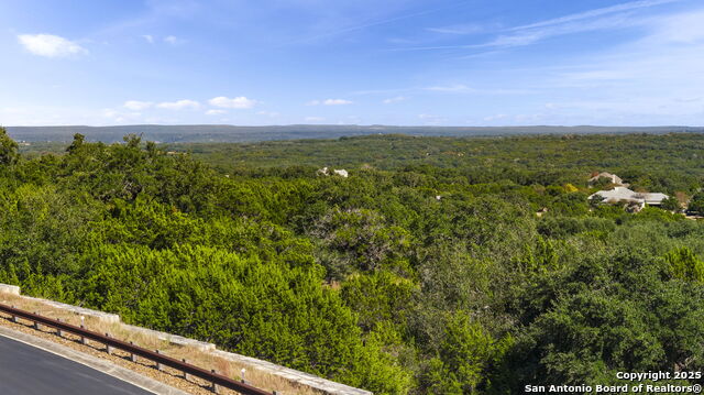 Listing photo id 3 for 13 Summit Pass