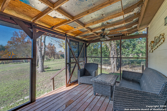 Listing photo id 20 for 640 Crest Lane