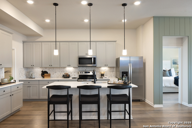 Image 4 of 19 For 717 Moki Place