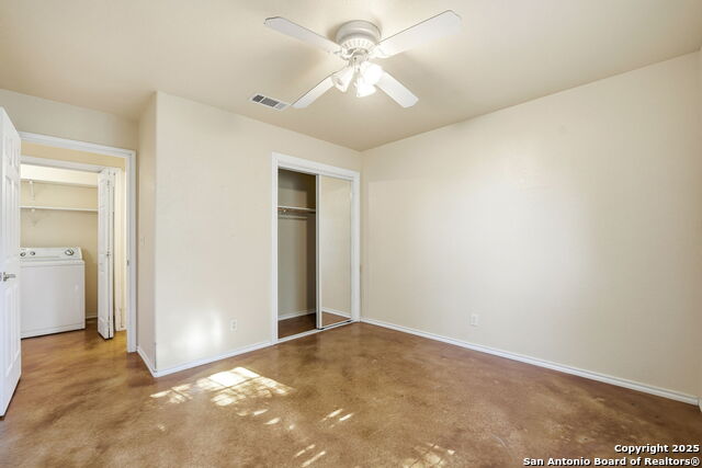 Listing photo id 15 for 1095 Stallion Springs