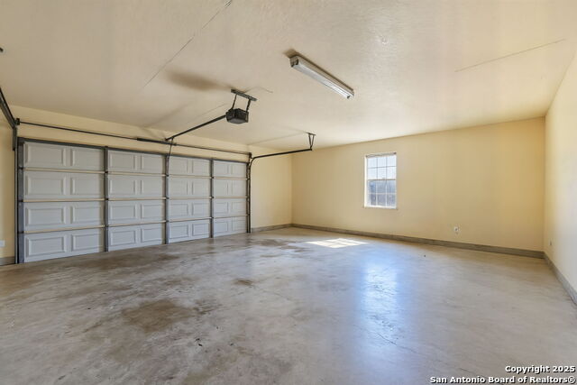 Listing photo id 19 for 1095 Stallion Springs