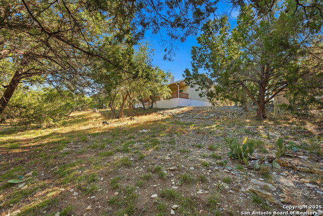 Listing photo id 23 for 1095 Stallion Springs