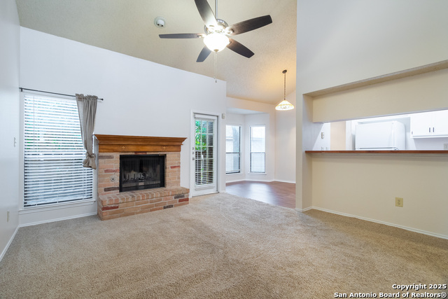 Listing photo id 15 for 6404 Brook Cv