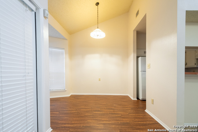 Listing photo id 22 for 6404 Brook Cv