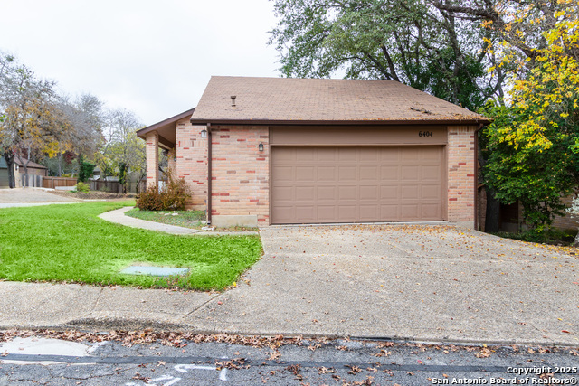 Listing photo id 26 for 6404 Brook Cv