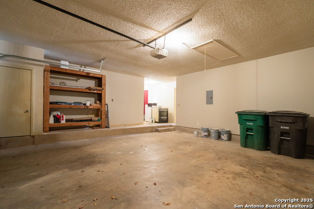 Listing photo id 28 for 6404 Brook Cv