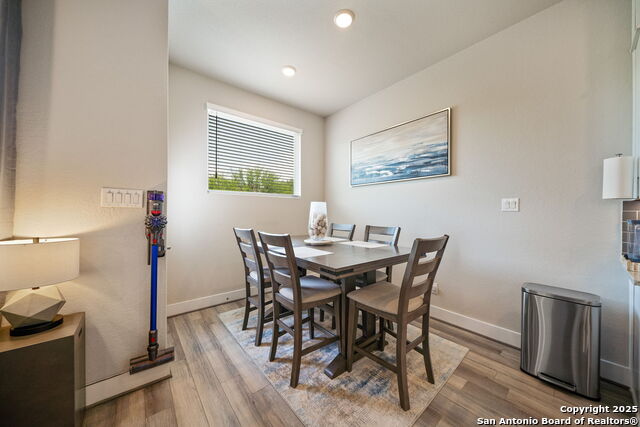 Image 14 of 34 For 8851 Oakland Rd  18