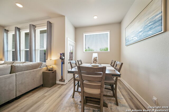 Image 15 of 34 For 8851 Oakland Rd  18