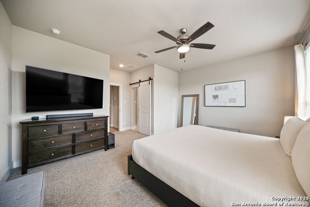 Image 20 of 34 For 8851 Oakland Rd  18