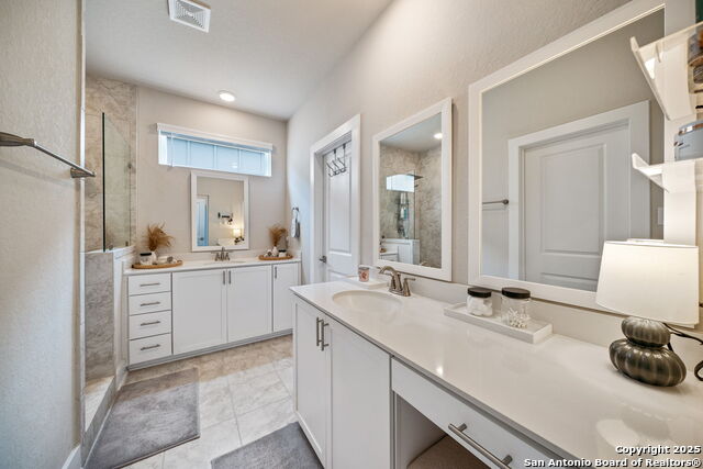 Image 21 of 34 For 8851 Oakland Rd  18