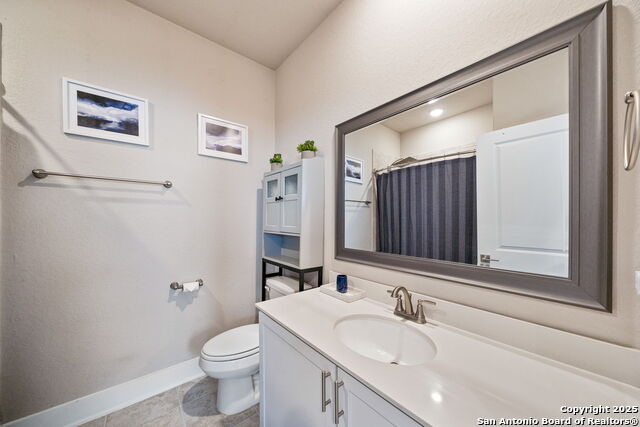 Image 25 of 34 For 8851 Oakland Rd  18