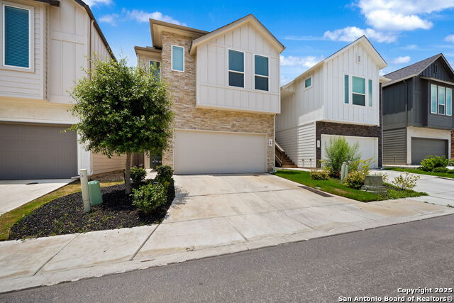 Image 3 of 34 For 8851 Oakland Rd  18