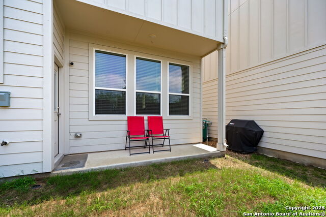 Image 30 of 34 For 8851 Oakland Rd  18