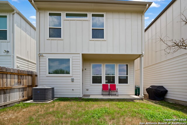 Image 33 of 34 For 8851 Oakland Rd  18