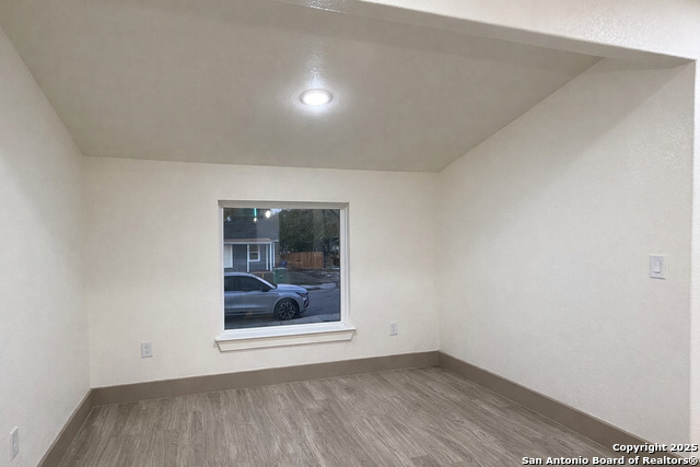 Image 10 of 20 For 422 Merry Ann