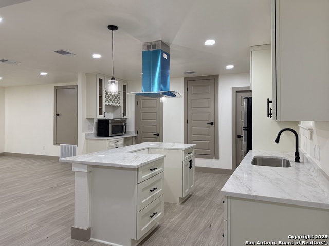 Image 11 of 20 For 422 Merry Ann