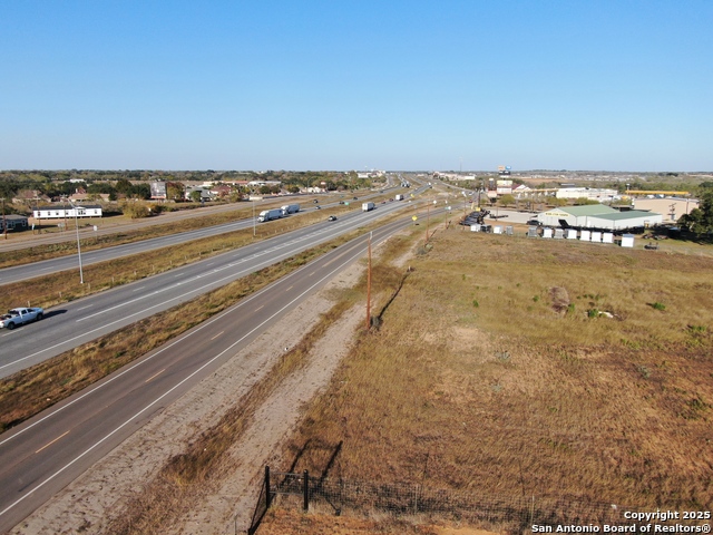 Listing photo id 2 for 00 Ih 35  