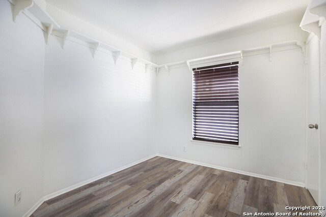 Listing photo id 16 for 9646 Bratton