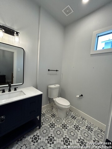 Image 20 of 27 For 123 Fairview  3