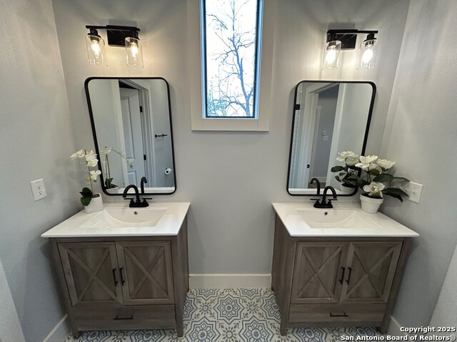 Image 24 of 27 For 123 Fairview  3