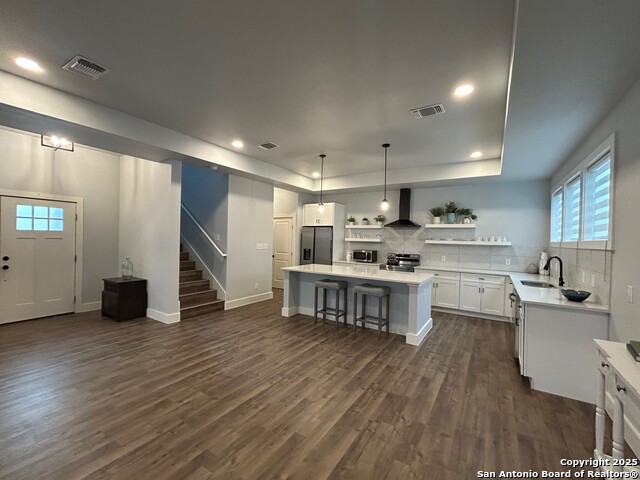 Image 4 of 27 For 123 Fairview  3