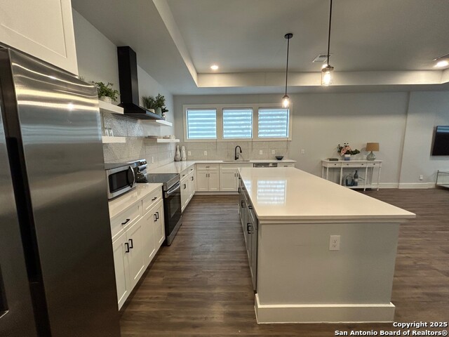 Image 9 of 27 For 123 Fairview  3