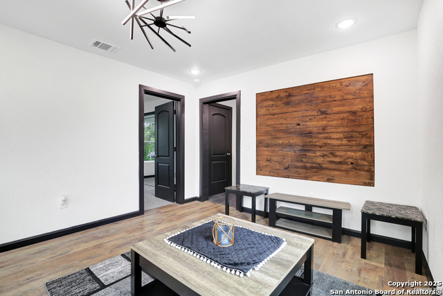 Image 4 of 9 For 407 Big Foot