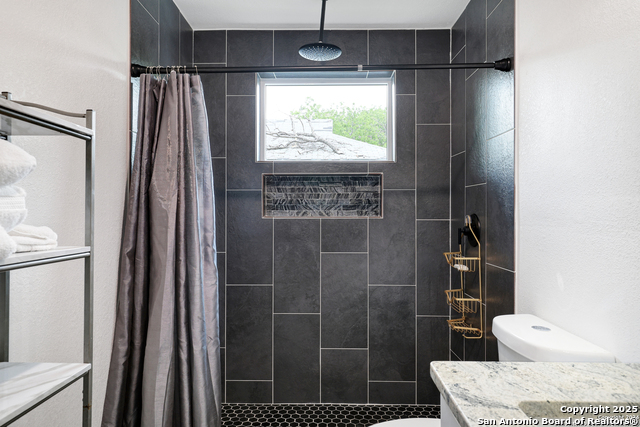 Image 6 of 9 For 407 Big Foot