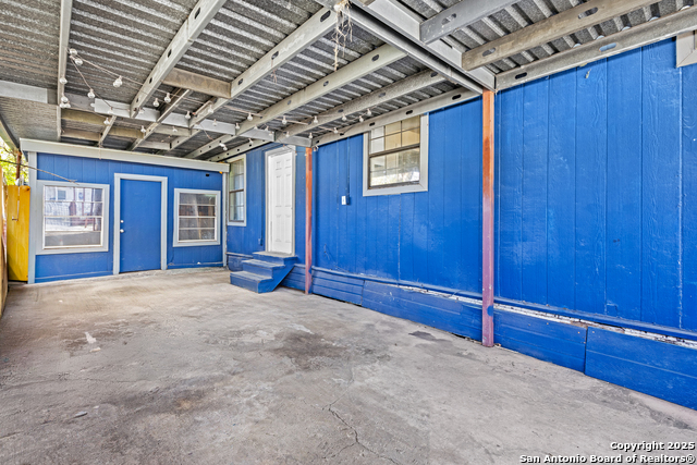 Listing photo id 19 for 321 Huntington