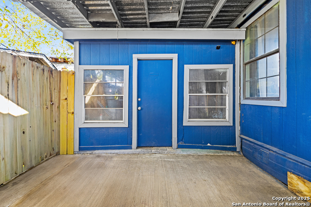 Listing photo id 20 for 321 Huntington