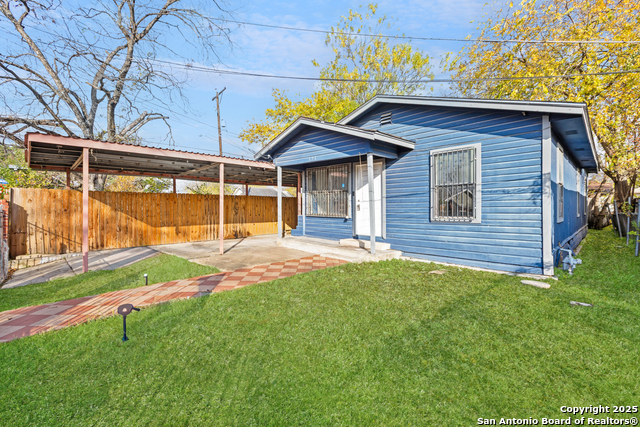 Listing photo id 1 for 321 Huntington